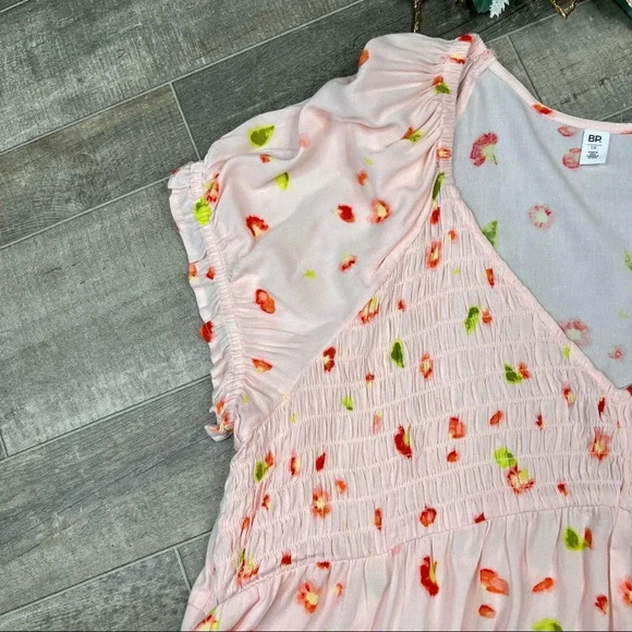 BP Nordstrom Pink Red Petal Patterned Smocked Short Sleeve Crop Top 1X - Picture 3 of 12